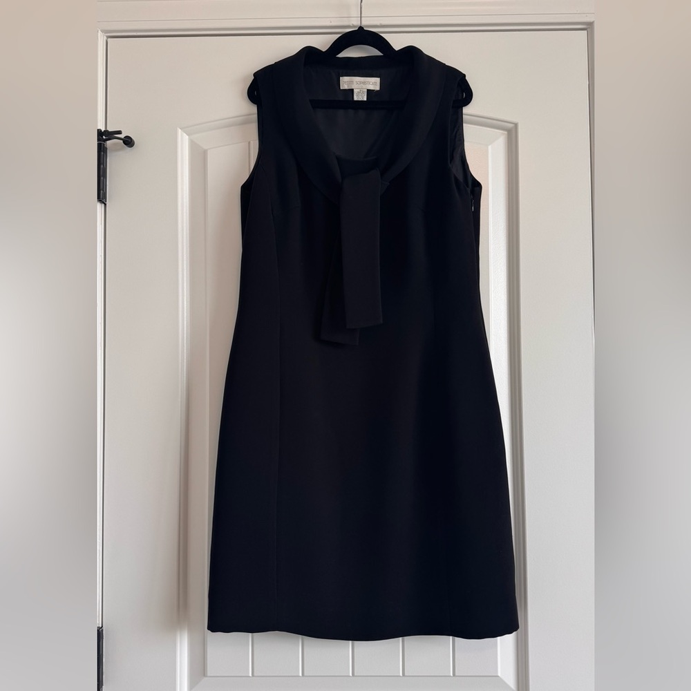 Petite Sophisticate Size 4 Black Sleeveless, Lined, Fitted Dress.